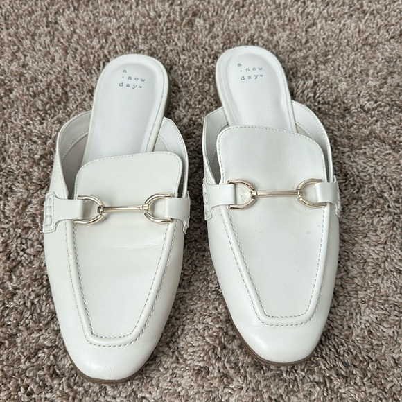 Mules - Picture 1 of 2